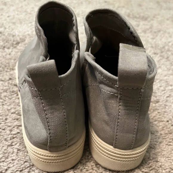 🌸 3 for $10 🌸 Gray Suede Slip-On Shoes - Picture 4 of 7